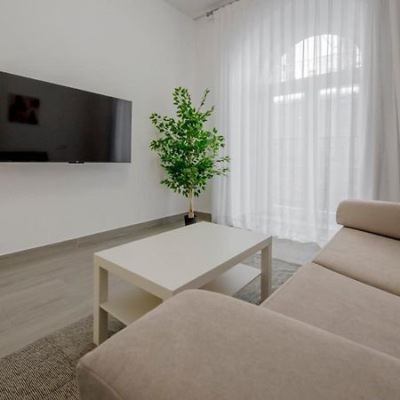 Suara Apartamentos 1 Madri Exterior foto