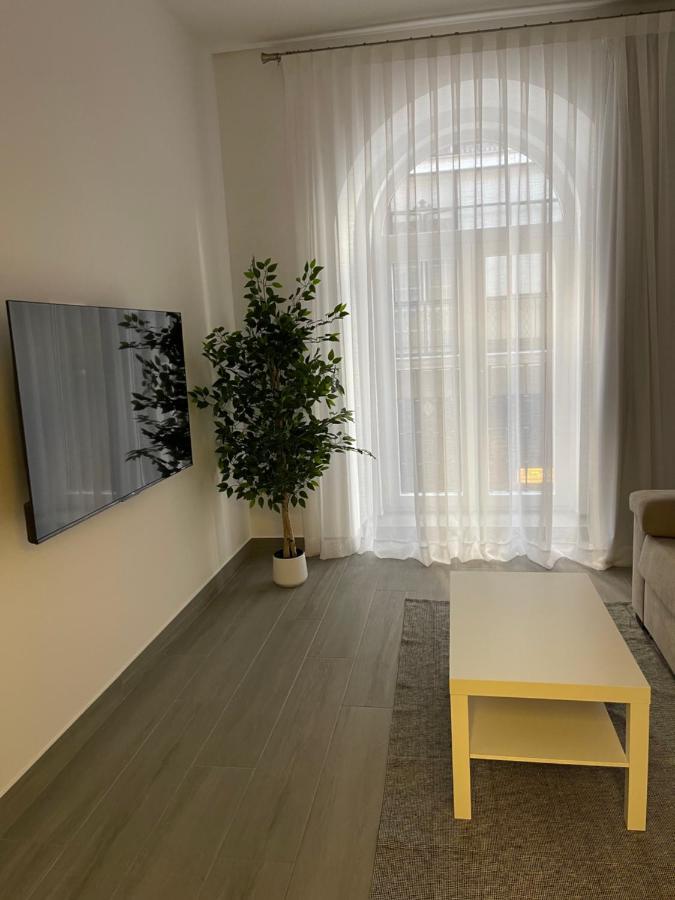Suara Apartamentos 1 Madri Exterior foto