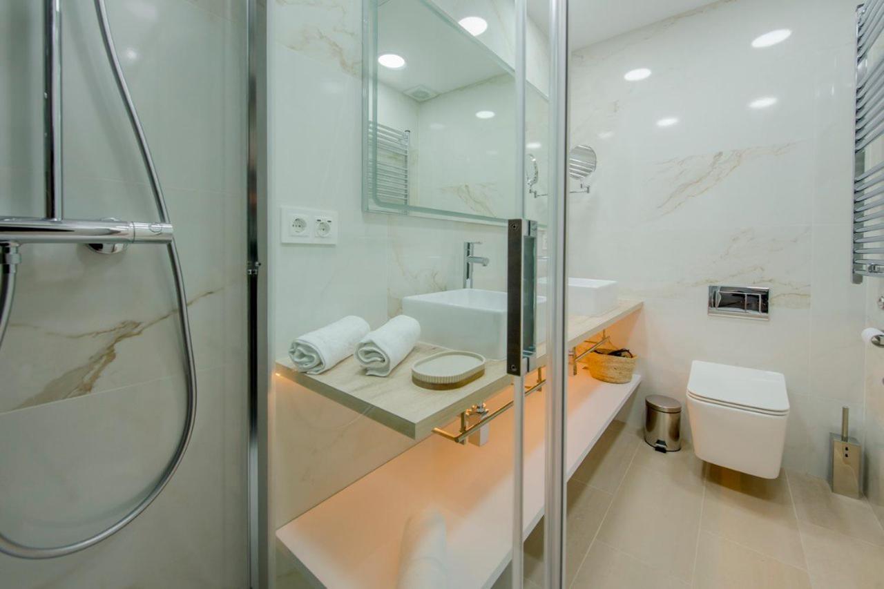 Suara Apartamentos 1 Madri Exterior foto